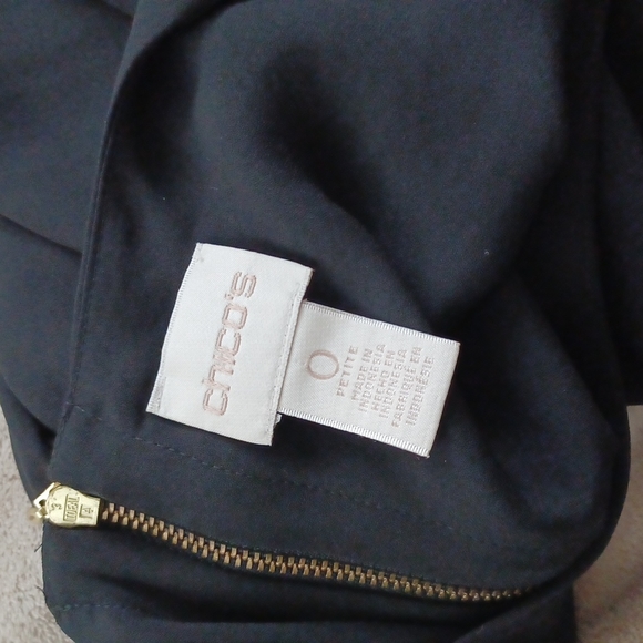 3/$12 Black top Chico - Picture 5 of 5